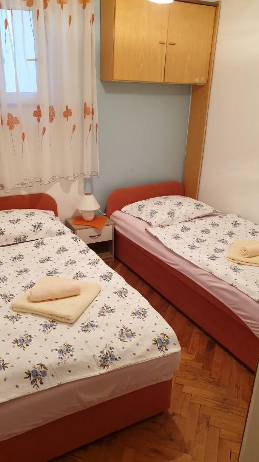 Apartment Grubisic Grebastica Bilik gambar